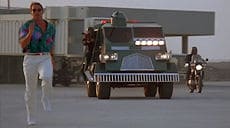 Бегущий человек (1987) скриншот 1